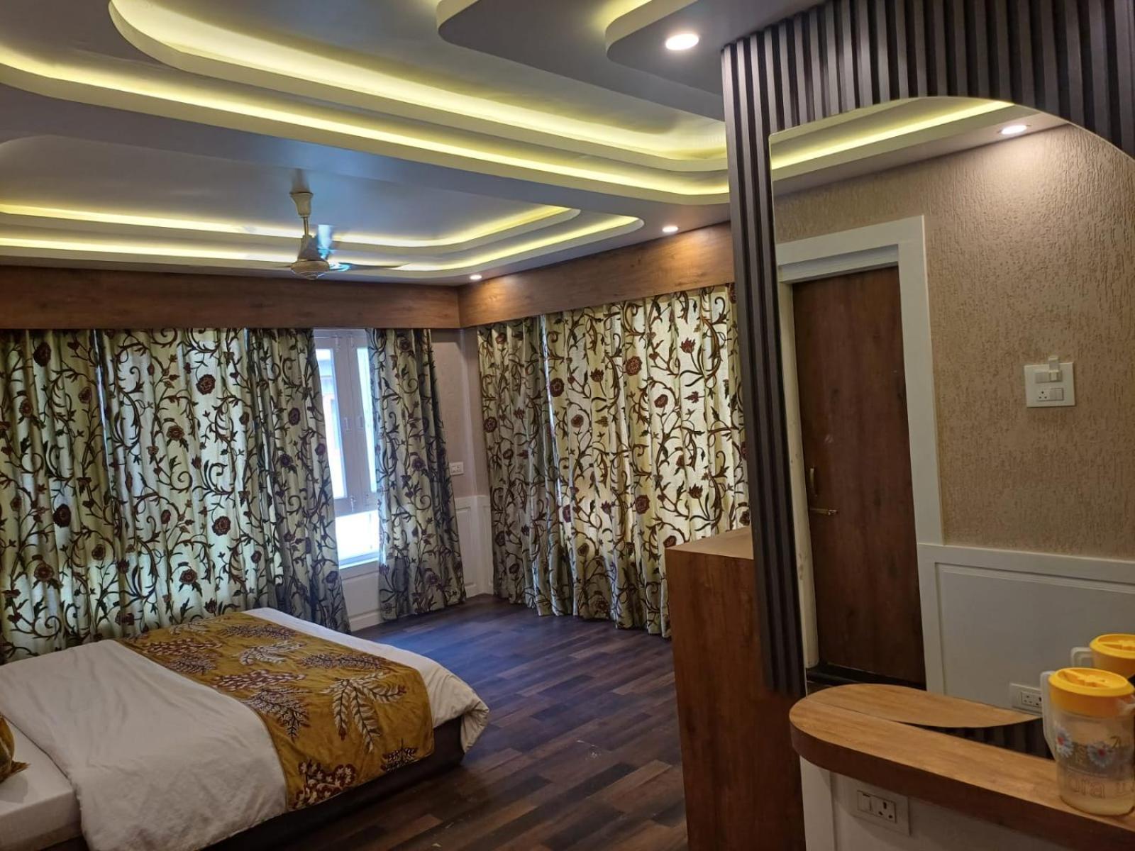 Srīnagar Hotel Manora Palace מראה חיצוני תמונה